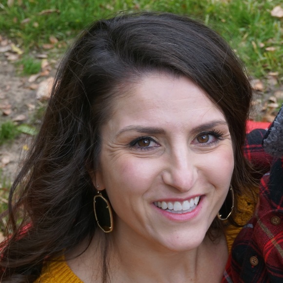 Meet your Posher, Amber - Picture 1 of 1